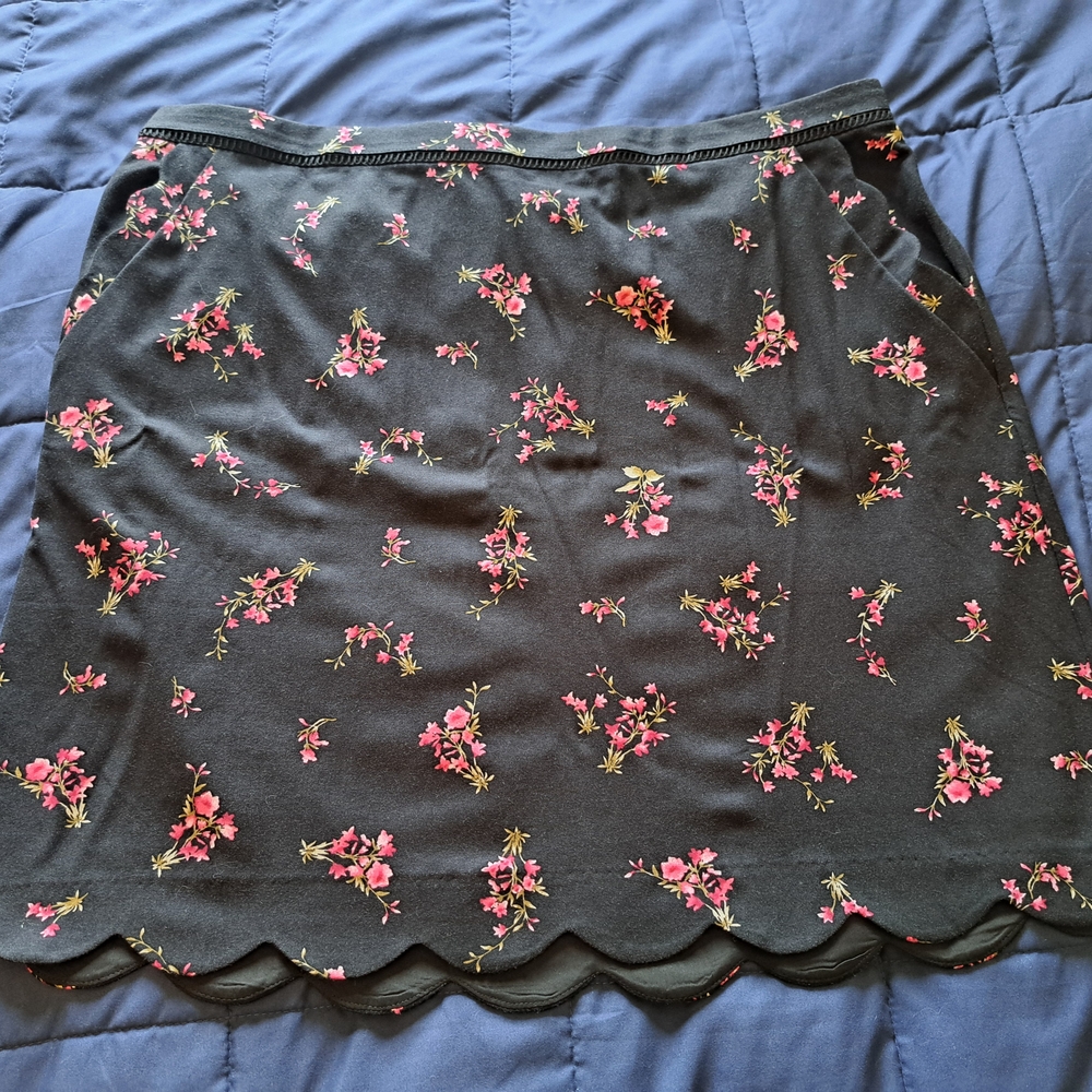 Skies Are Blue Floral Black Skirt 2x